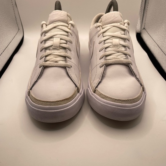 Nike Court Legacy men’s white sneakers size 5.5